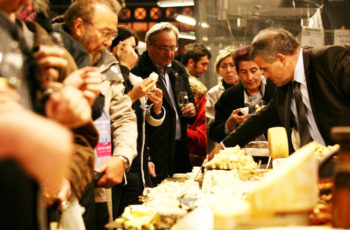 A criativa Festa da Vindima no Clos Montmartre, Paris