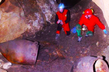 Vinho com 8.000 anos é descoberto em cavernas vulcânicas da Sicilia, envolvendo magia, histórias de sedução e personagens da mitologia grega