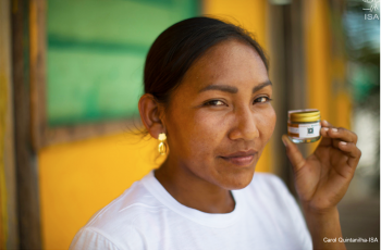 Por que o maior varejista da América Latina anuncia um pequeno vidrinho de pimenta produzida por índias Baniwa da Amazônia?