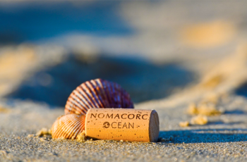 Conheça a rolha de vinho feita com resíduos plásticos retirados do oceano