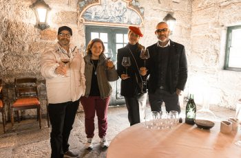 Um passeio inesquecível na adega da Casa de Santar e nas Vinhas do Amor, no coração do Dão, Portugal, com o chef Henrique Fogaça